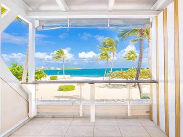 Gîte pour 2 personnes, avec terrasse ainsi que piscine et vue dans Nettlé Bay
