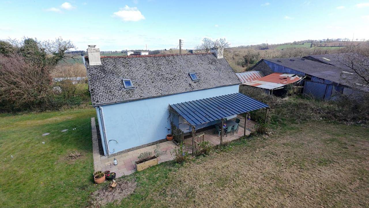 Three Bedroom Breton Cottage in Collorec, Région de Châteaulin