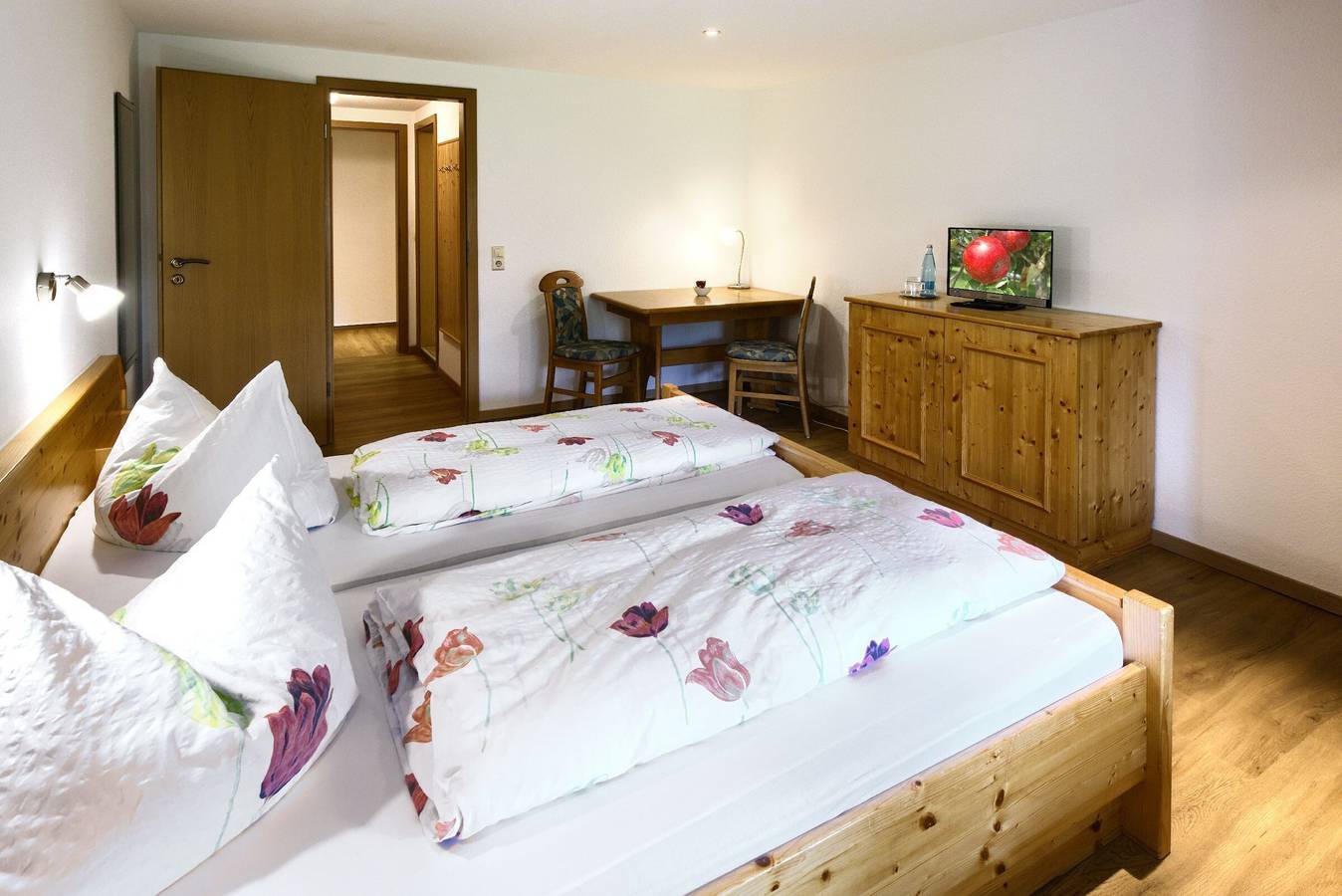 Ganzes Studio, Studio 'Doppelzimmer Nr 6' mit Bergblick, Gemeinschaftsgarten und Wi-Fi in Grafenhausen, Südschwarzwald