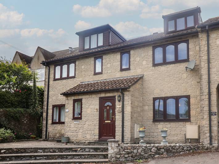 2 Kersbrook Gardens in Lyme Regis, Dorset