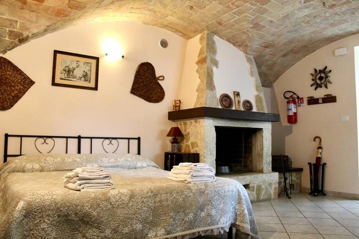 Gîte pour 2 personnes, avec jardin et vue, animaux acceptés à Castel del Monte - 2