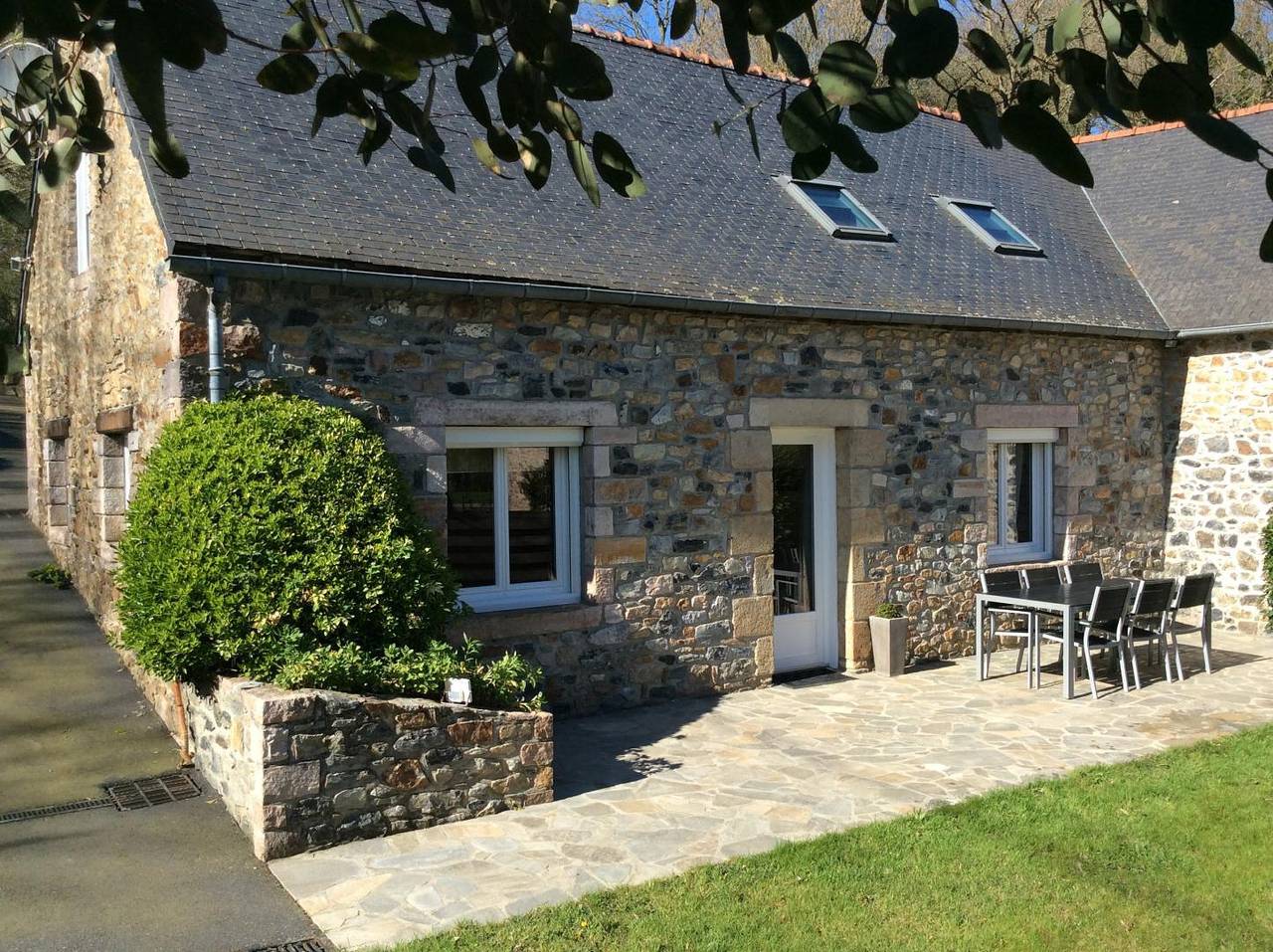 Gue Ravily in Hénanbihen, Région de Dinan