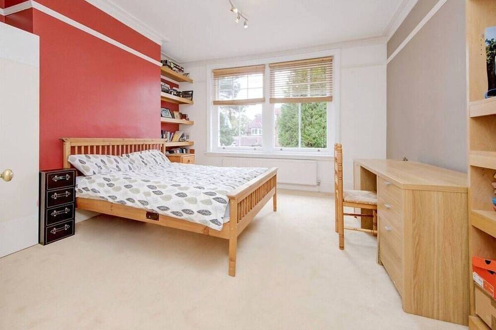 Charming Edwardian 5 Bed House | London in Elstree and Borehamwood, Hertfordshire