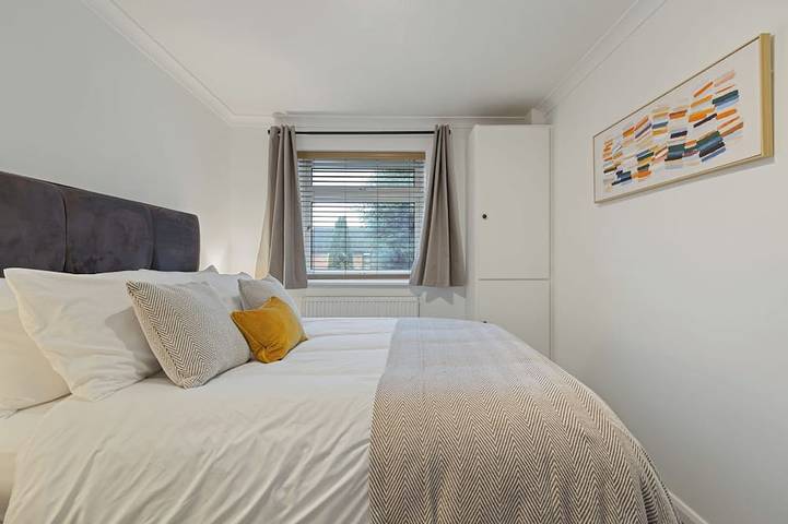 Entire apartment, The Hideaway - Perfect for professionals, contractors and leisure guests in Ash (Guildford), Guildford