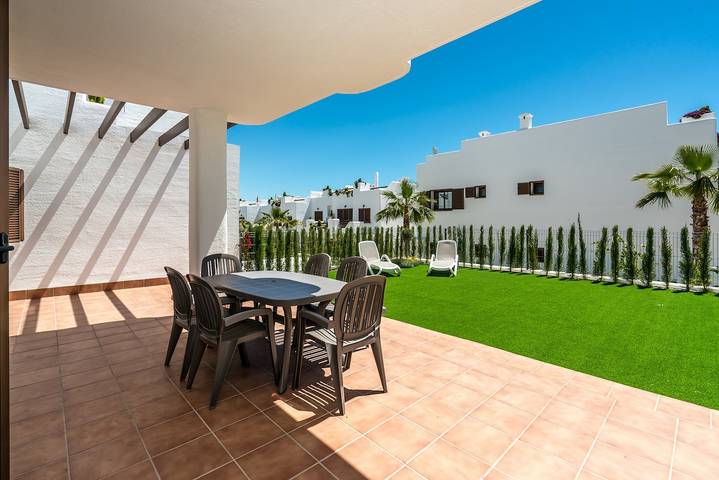 Gîte pour 6 personnes, avec terrasse et jacuzzi ainsi que piscine et jardin, adapté aux familles à Pulpí - 4