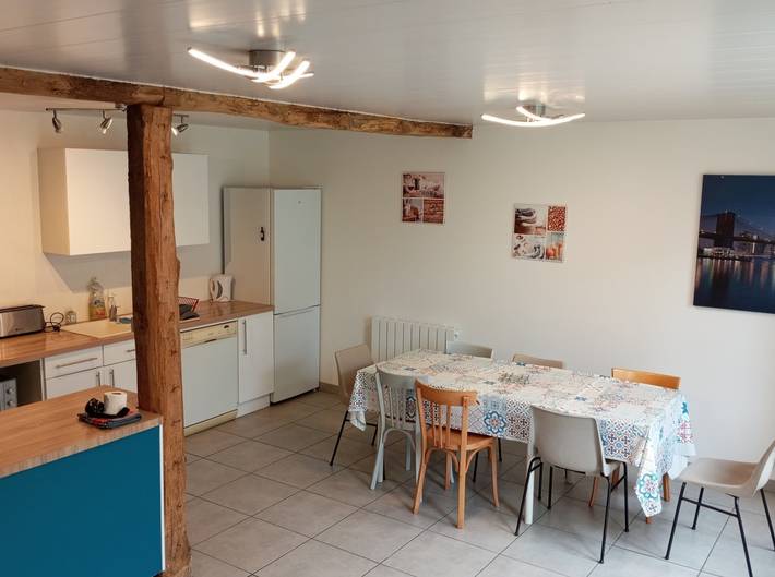 Gîte pour 8 personnes, avec jardin ainsi que terrasse et piscine, animaux acceptés à Dissay