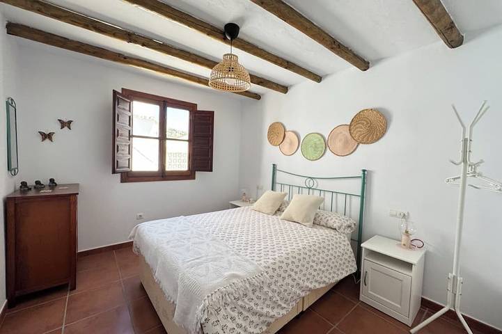 Maison confortable dans un village blanche pittoresque de montagne in Canillas de Albaida, Province de Málaga