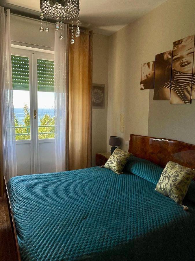 Appartamento per 4 persone, con Balcone e Terrazza nonché Giardino e Panorama a Comune di Lavagna