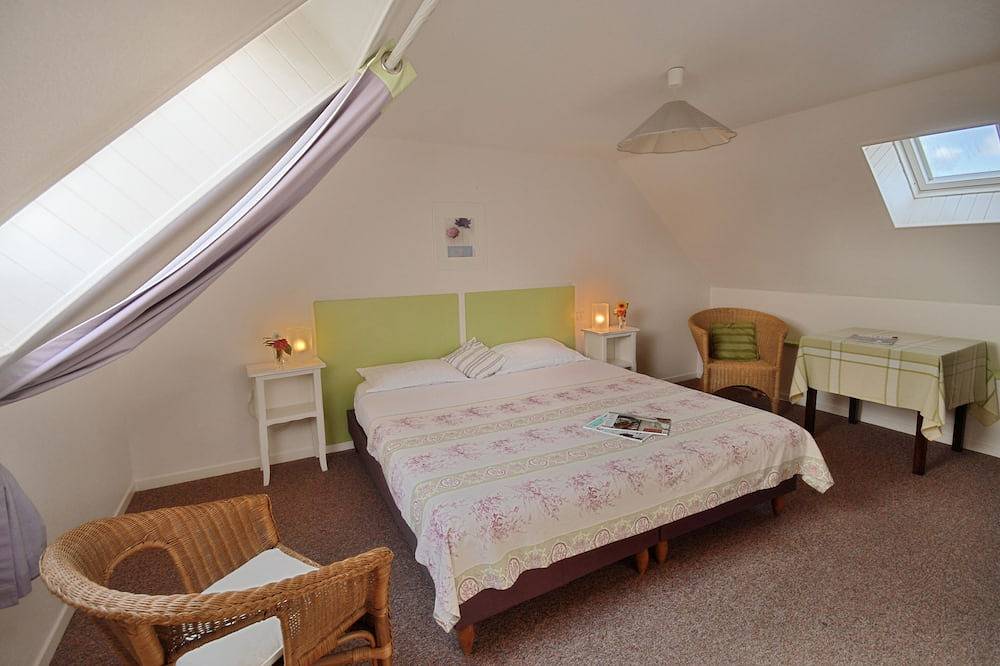 The Kereven Farm. \" Peace and space in Bénodet \"5 ha park South Brittany in Clohars-Fouesnant, Quimper region