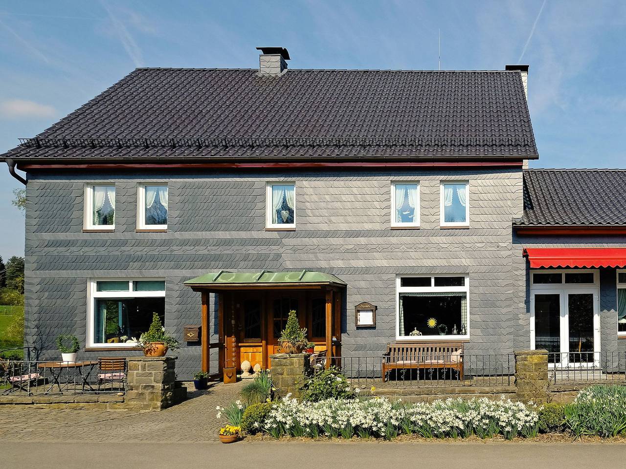 Stöltings Landhaus - Familienkombination Mond, 2 Schlafzimmer mit Wc und Dusche in Wiehl, Oberbergischer Kreis