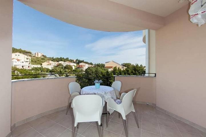 Ferienwohnung für 4 Personen, mit Balkon/Terrasse in Tucepi