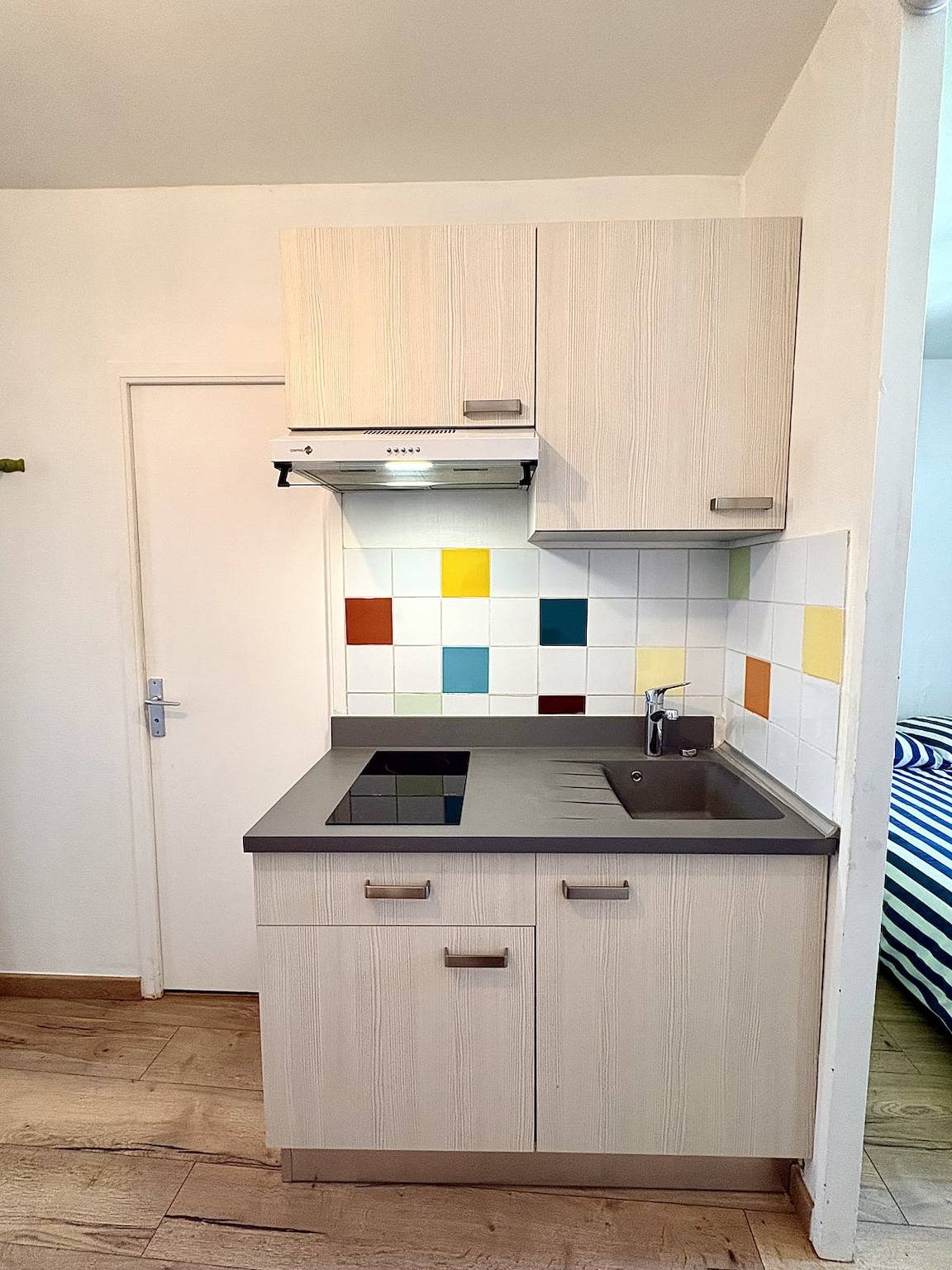 Studio entier, Studio de 25 m² proche Gare et Jardin des Plantes in Nantes, Région de Nantes