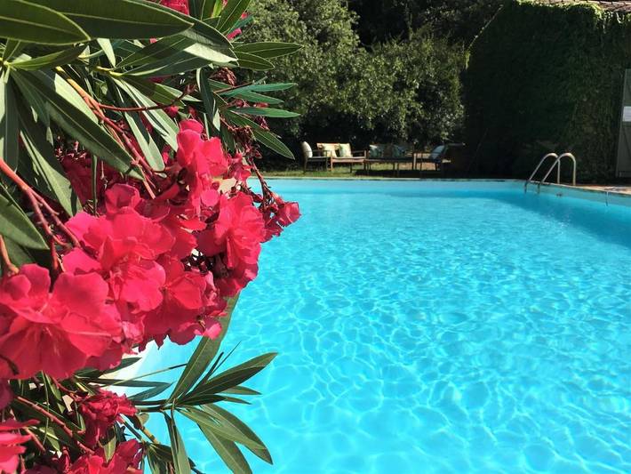 Maison d’hôte pour 10 personnes, avec piscine ainsi que vue et jardin