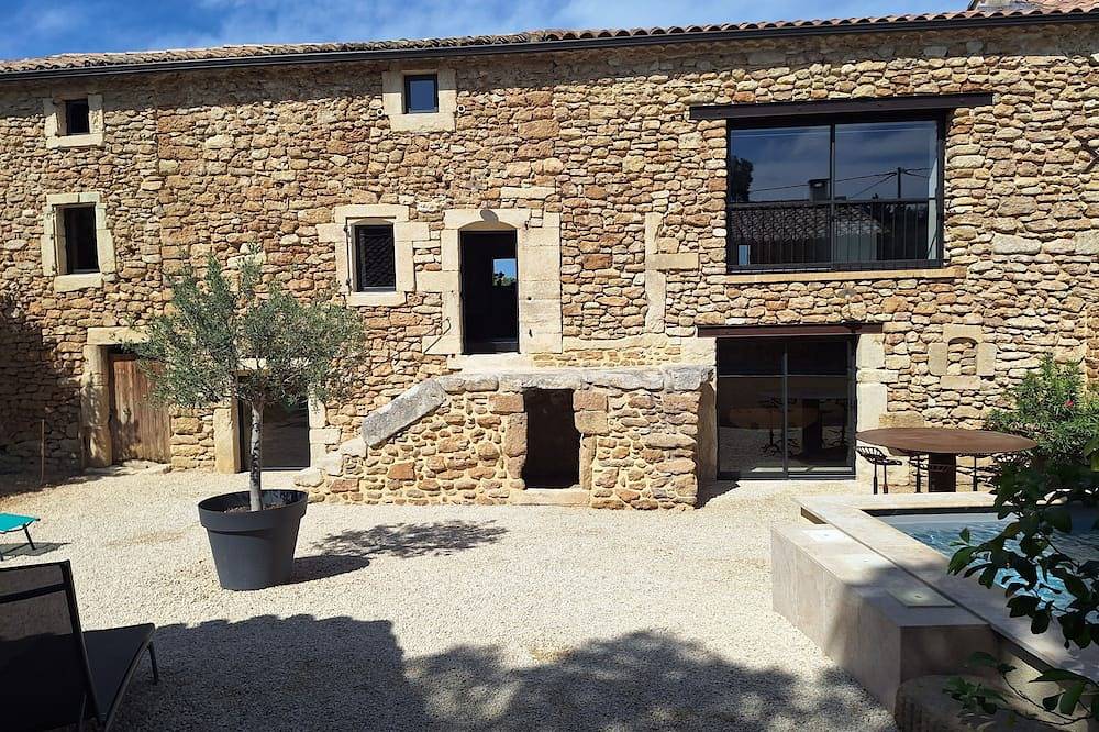 Chez Vero & David Maison en Pierre Contemporaine in Suze-la-Rousse, Nyons region