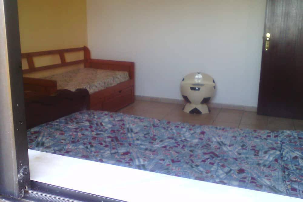 Ganze Wohnung, Geräumige Wohnung im Erdgeschoss in der Nähe der besten Strände an der Algarve Westküste in Arrifana, Aljezur