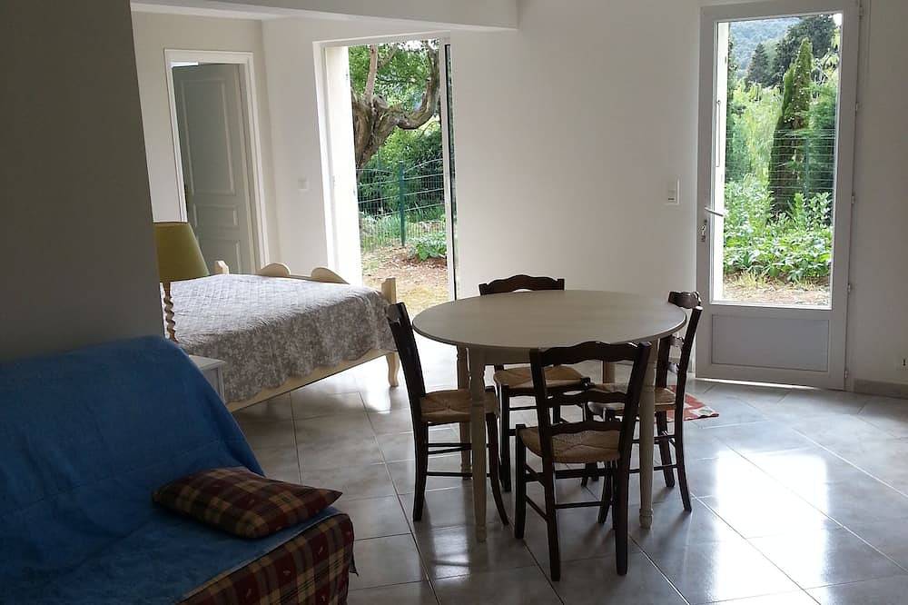 Apartamento entero, 35 m2 studio between sea and mountains secure villa parking space in Ollioules, Region de Toulon