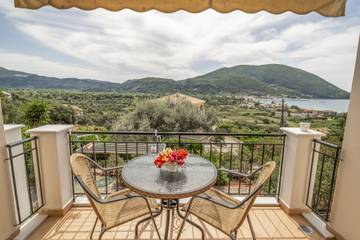 Studio für 2 Personen, mit Garten und Balkon in Griechenland