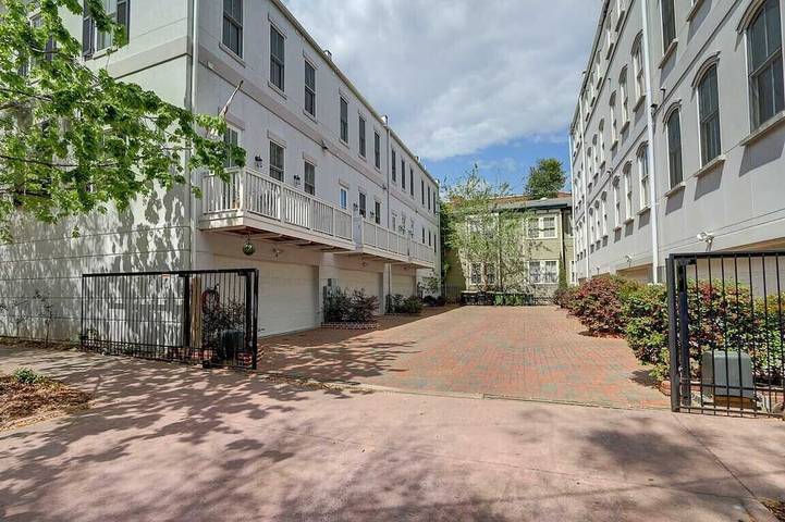 Vacation house for 6 people, with yard - 1