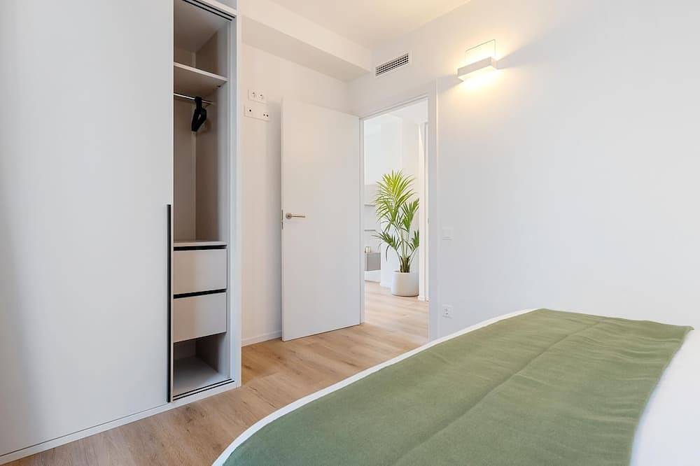 Apartamento entero, Ideal larga estancia: céntrico, parking y piscina in Sant Pol de Mar, Costa del Maresme