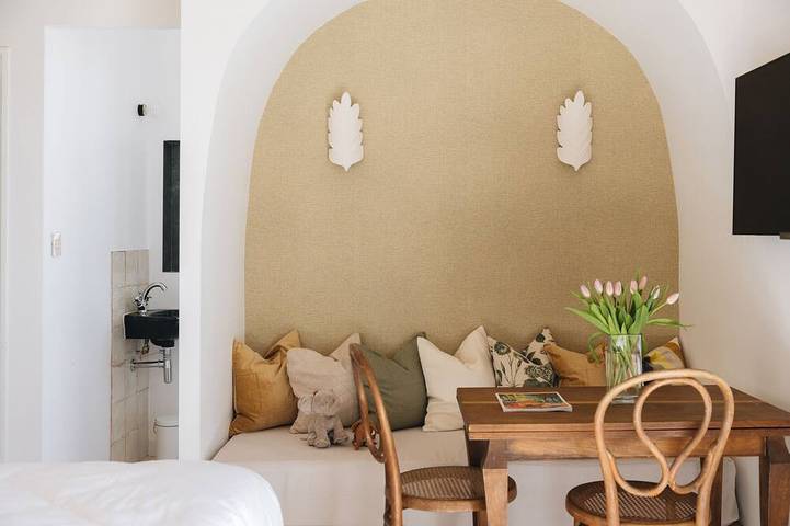 Gîte pour 3 personnes, avec Terrasse ainsi que Jardin et Piscine à Saint-Seurin-de-Cadourne - 2