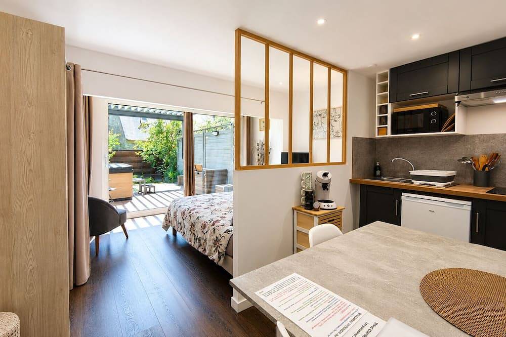 Apartamento entero, \"L'Aube - Private Spa - Quiet location in Surzur, Côte des Mégalithes
