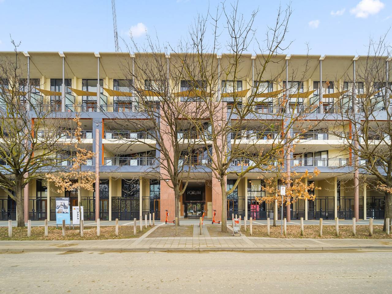 Entire apartment, Loft-Style Cbd 1-Bed with Rooftop Terrace & Bbq in North Canberra, Canberra