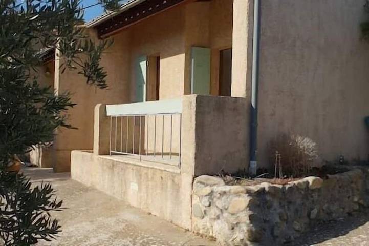 Appartement entier, Azalée Lou Cigaloun Ana Location in Gréoux-les-Bains, Alpes-de-Haute-Provence