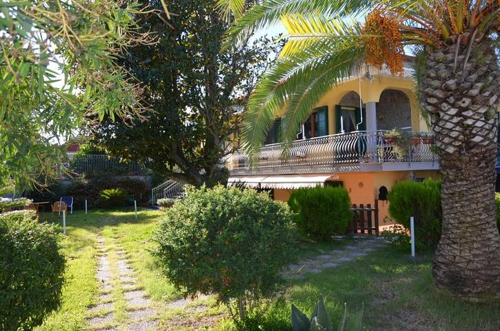 Appartamento per 4 persone, con Balcone e Terrazza nonché Giardino e Panorama a Boscoreale