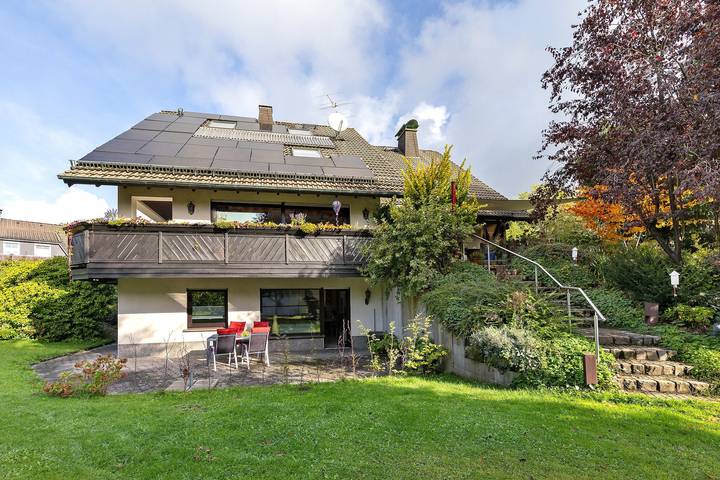 Hel lägenhet, Apartment "Im Land der 1000 Berge" with Private Terrace and Wi-Fi in Neuenrade, Märkischer Kreis