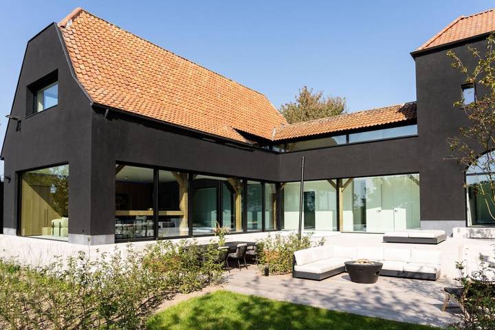 Location de vacances pour 10 personnes, avec piscine et jardin ainsi que sauna et jacuzzi à Leeuw-Saint-Pierre - 4