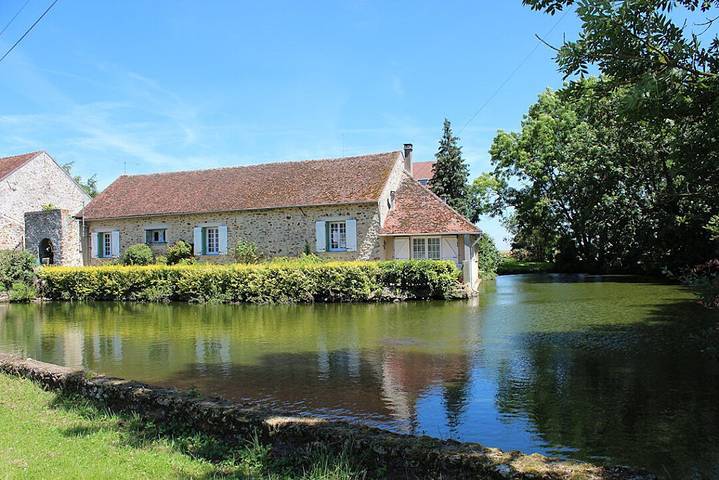 Gîte pour 8 personnes, avec jardin et terrasse à Saint-Germain-sous-Doue