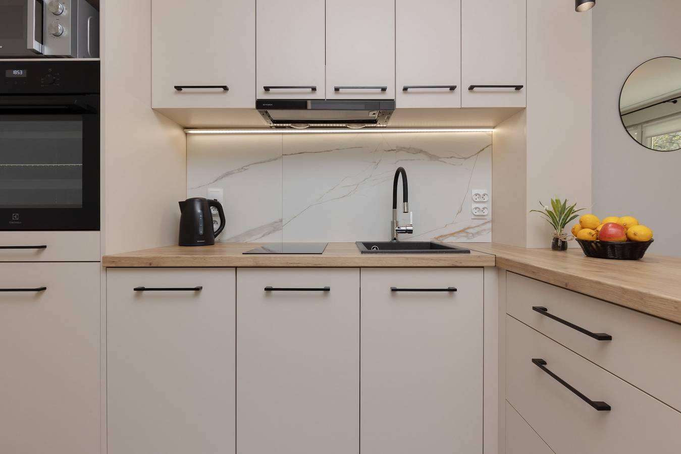 Studio entier, Al. Jana Pawła Ii 61A | Beige Studio | Warsaw in Varsovie, Mazovie