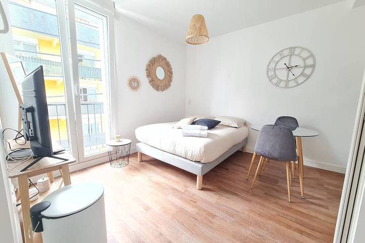 Entire apartment, Le Poulorio 6 - Studio - Proche Gare * in Lorient, Côte des Mégalithes