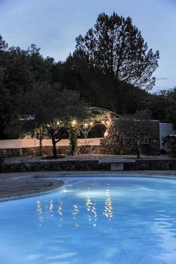 Gîte pour 6 personnes, avec vue ainsi que jardin et piscine à Bras