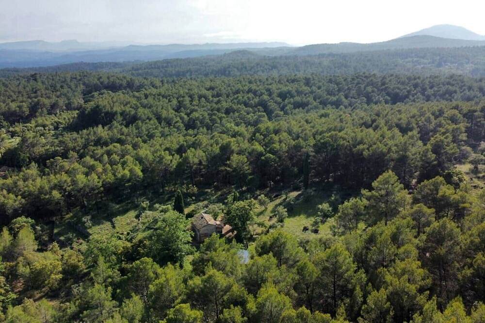 Room in a Provençal bastidon in Salernes, Region de Draguignan