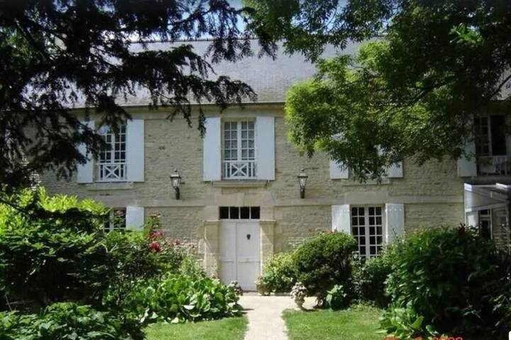 Location de vacances pour 12 personnes, avec jardin et terrasse à Tracy-sur-Mer