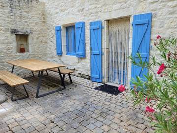 Gîte pour 2 personnes, avec jardin et piscine dans Saint-Paul-Flaugnac
