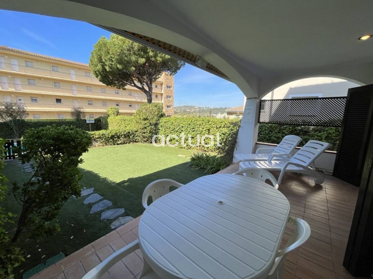 Appartement entier, Appartement rez-de-chaussée S'Agaró avec jardin, piscine, Wifi, parking et climatisation in S'Agaró, Platja d'Aro