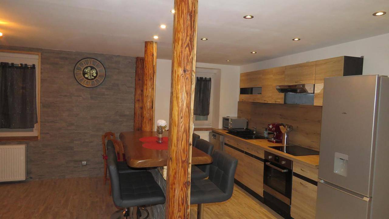 Appartement entier, Three-Bedroom Apartment in Granges-Aumontzey, Parc naturel régional des Ballons des Vosges