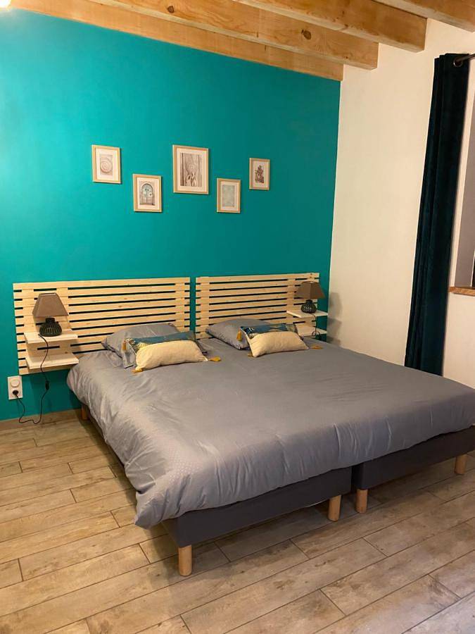 Chambre d’hôte pour 2 personnes, avec terrasse ainsi que jacuzzi et jardin