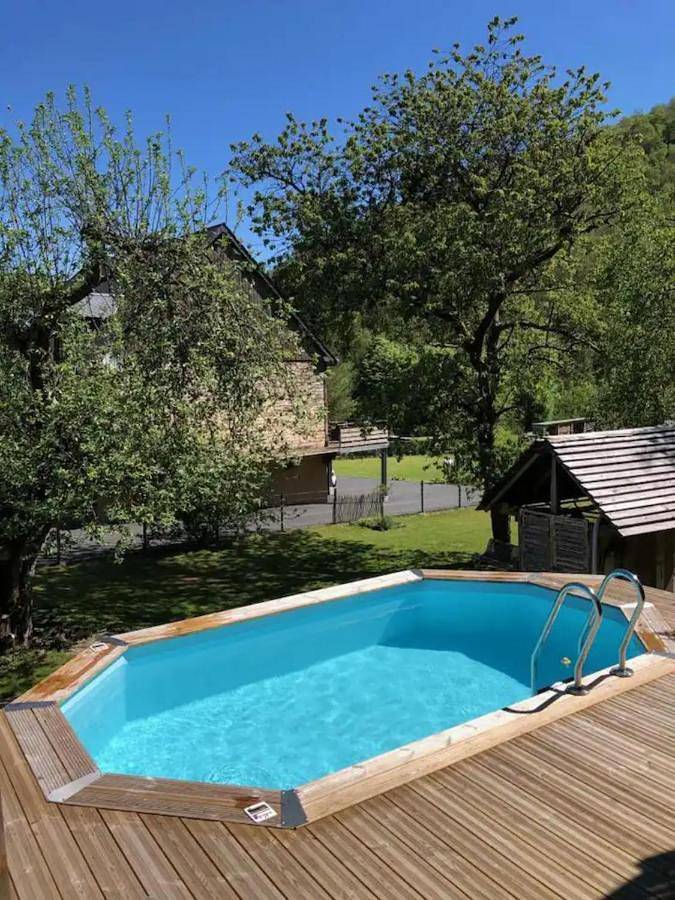 Location de vacances pour 5 personnes, avec terrasse et jardin à Les Hautes-Rivières - 2