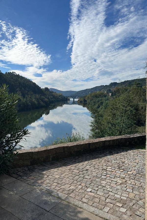 Casa de férias para 10 pessoas, com piscina e jardim e ainda vista and vista para o lago, com animais de estimação em Penafiel
