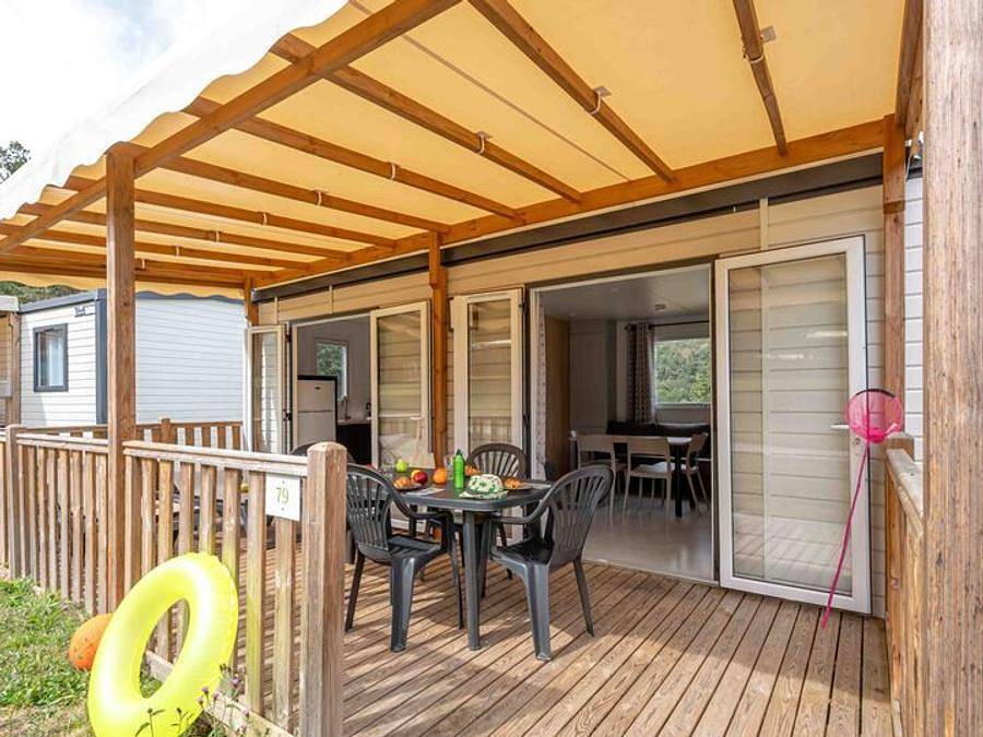 Camping Les Gorges Du Chambon - Ciela Village - Mobilheim 4 personen - Ciela Privilège - 2 Schlafzimmer - Grill in Eymouthiers, Regionaler Naturpark Périgord-Limousin