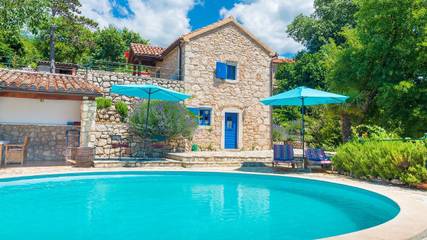 Ferienhaus für 2 Personen, mit Terrasse und Garten sowie Pool, mit Haustier in Crikvenica