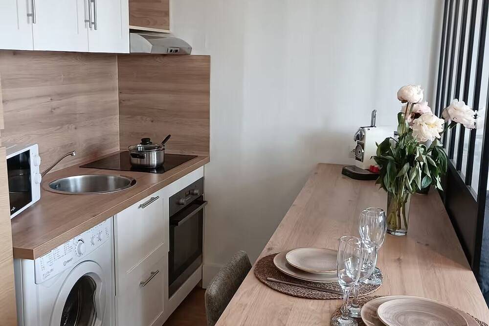 Apartamento entero, Cosy T2 apartment Hyper Centre Place Jeanne Hachette Near Airport And Sncf Station in Beauvais, Río Oise
