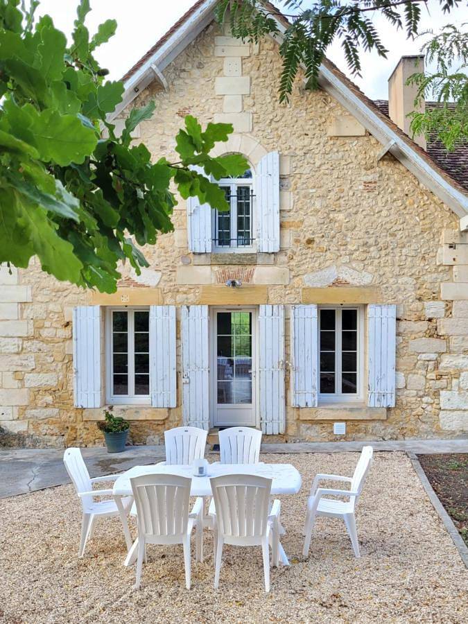 Location de vacances pour 6 personnes, avec Terrasse et Jardin ainsi que Vue sur le lac et Vue à Maurens