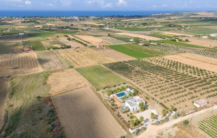 Location de vacances pour 11 personnes, avec piscine ainsi que vue et jardin à Menfi - 3