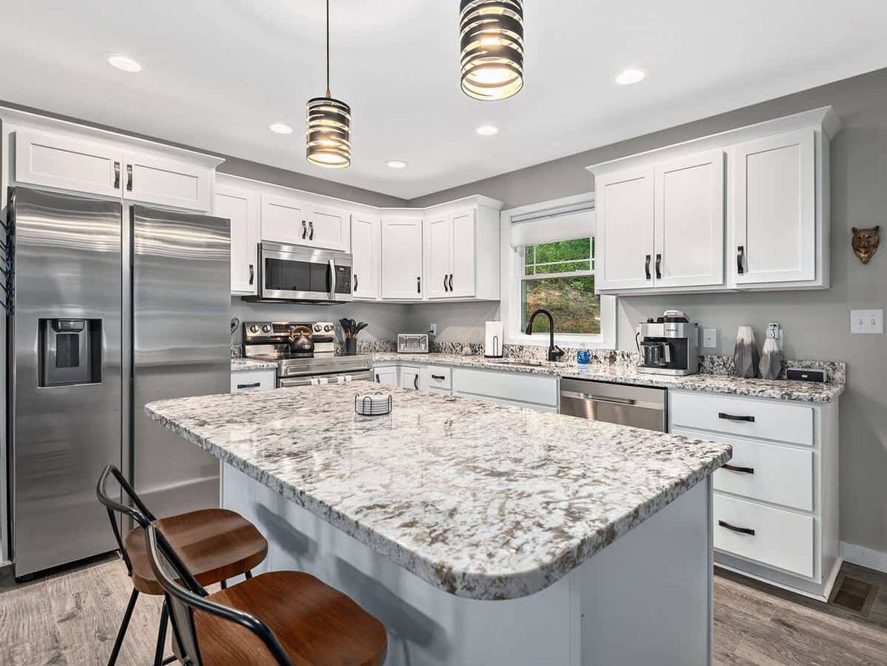 Spacious 3Br Retreat w Game Room Near Pisgah in Blue Ridge Parkway, Buncombe County