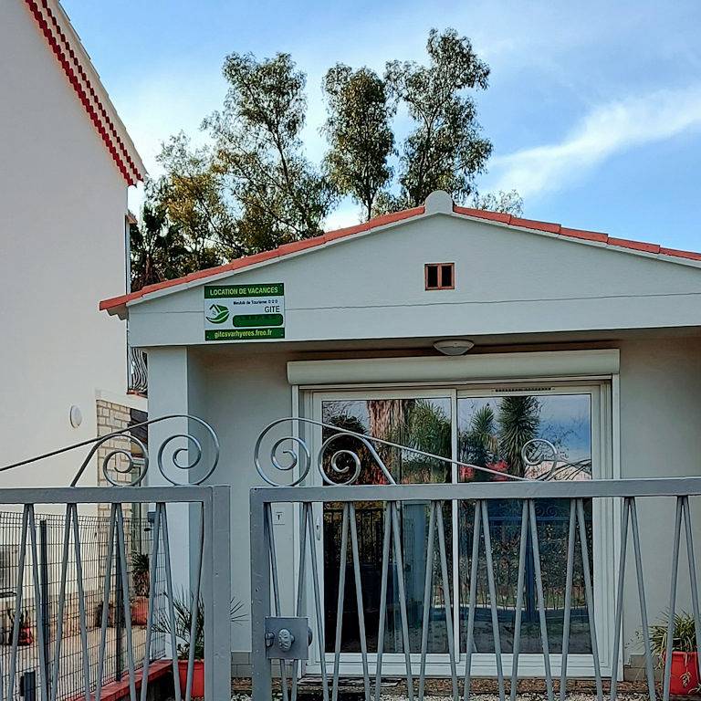 Gite au jardin Nartettes, Climatisé, indépendant, Parking clos. in Hyeres, Région de Toulon