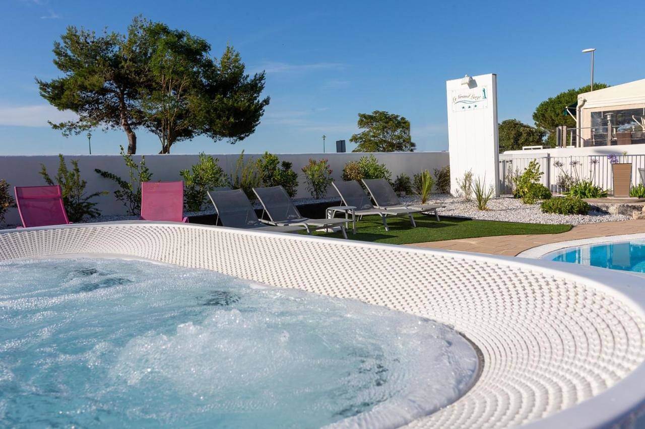 Hôtel Restaurant Le Grand Large - Face à la plage - Ile de Ré in Rivedoux-Plage, Île de Ré